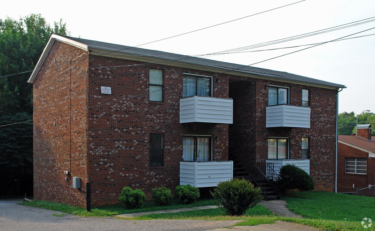 Primary Photo - 24 N Pettigrew St