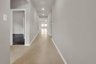 Building Photo - 2421 Bear Crk Dr