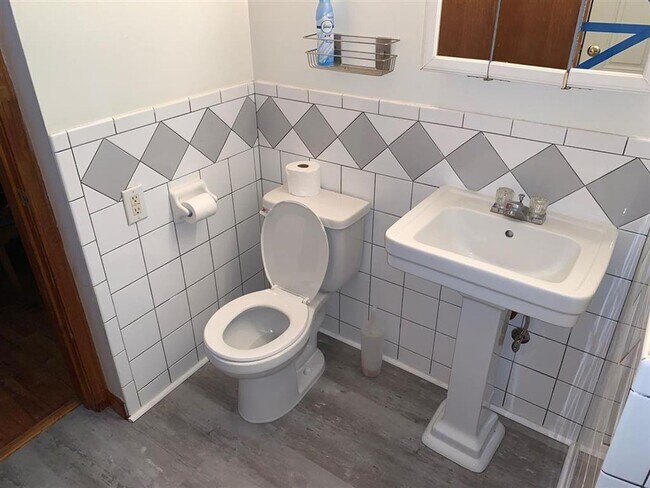 Foto del edificio - 1805 Mayhew St