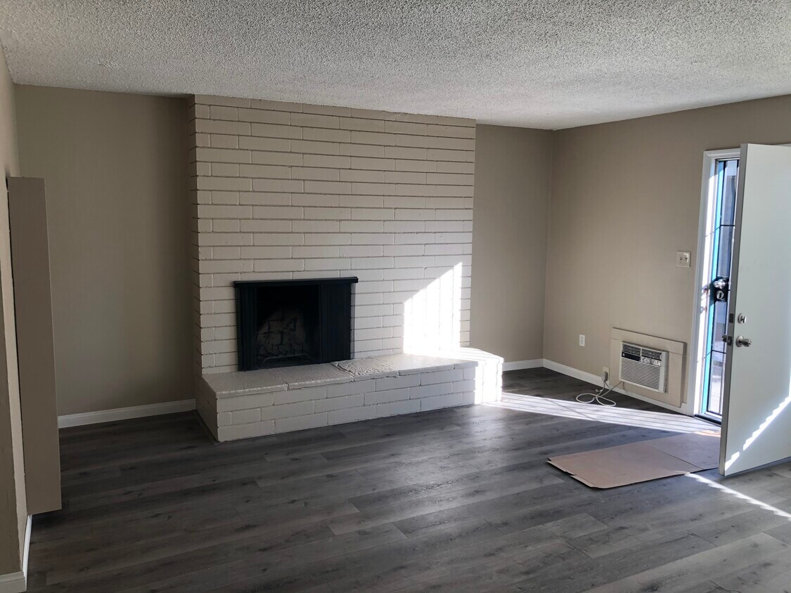 Living room - 1298 N Cuyamaca St