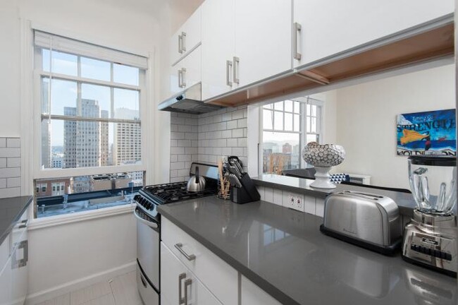 Building Photo - bedroom in San Francisco CA 94108