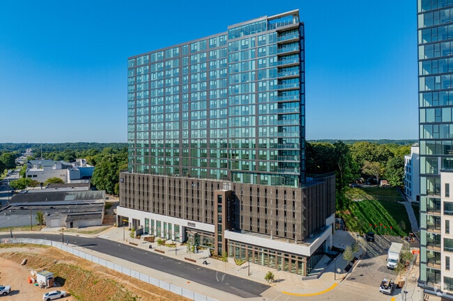 Building Photo - The Holston