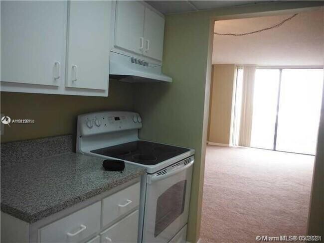 Foto del edificio - 2350 NE 135th St