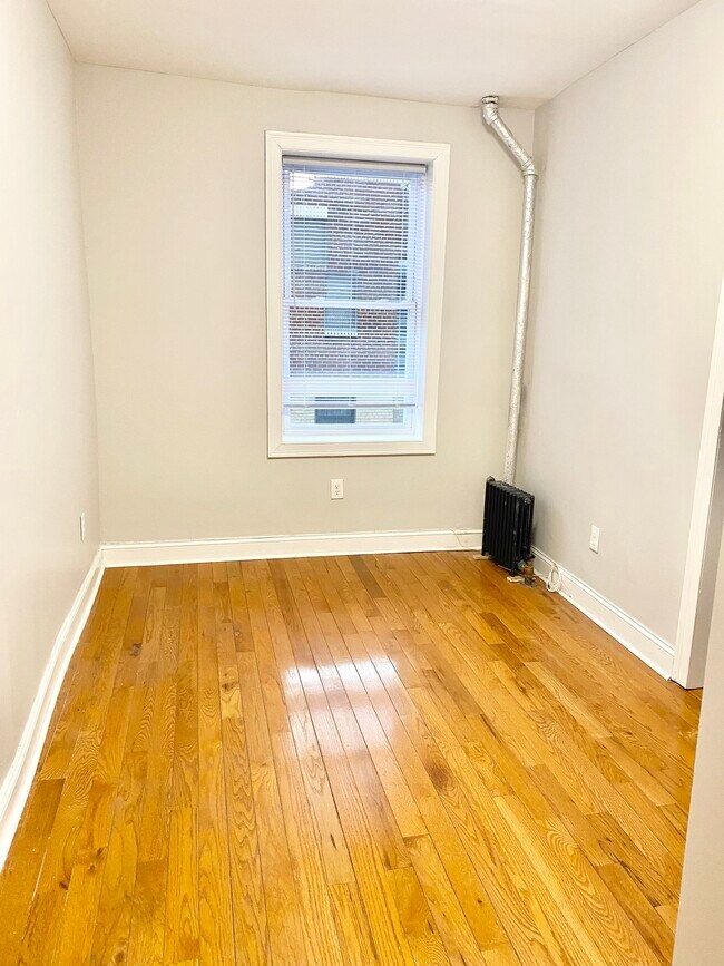 Building Photo - 409 54th St
