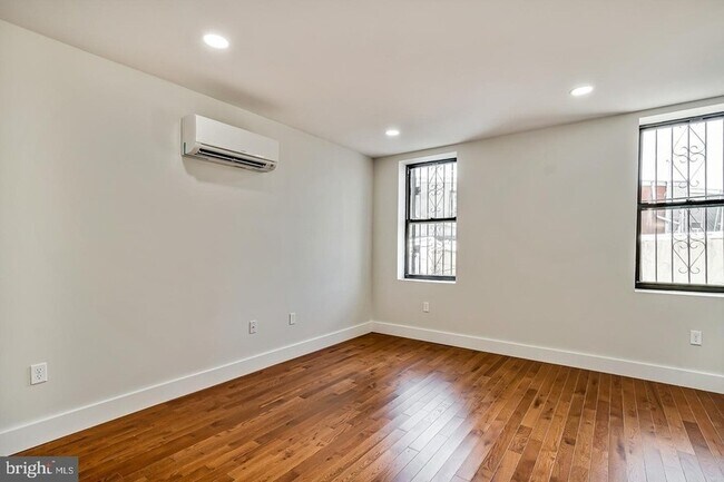 Building Photo - 182 E Huntingdon St