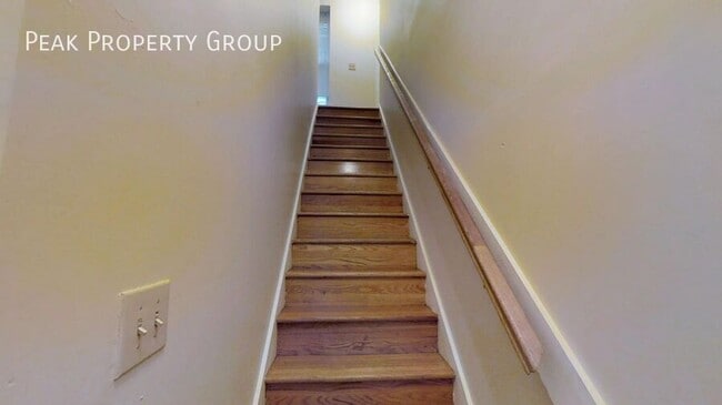 Foto del edificio - 45 1/2 Euclid Avenue-