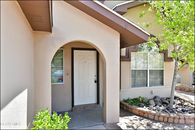 Foto del edificio - 6372 Franklin Ridge Dr