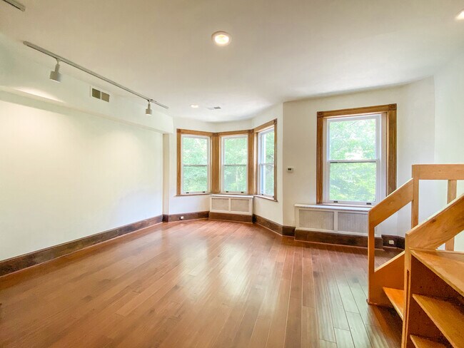 Foto del edificio - 2226 Decatur Pl NW