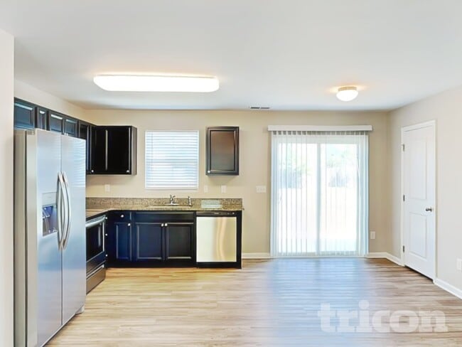 Building Photo - 663 Sequoia Dr