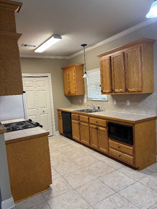 Building Photo - 828 Meadow Bend Dr