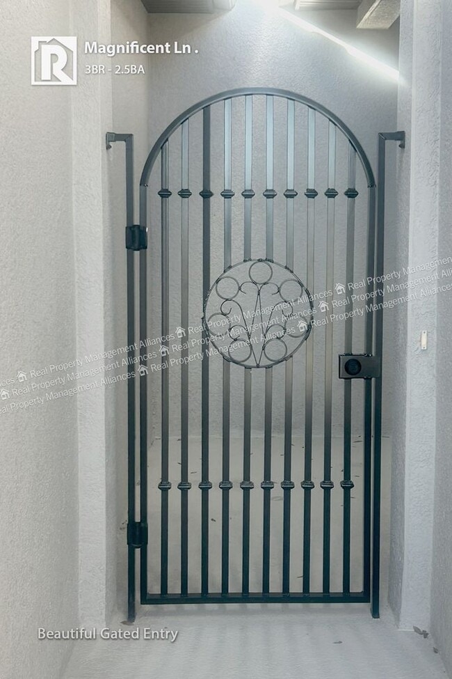 Building Photo - 8544 Magnificent Ln