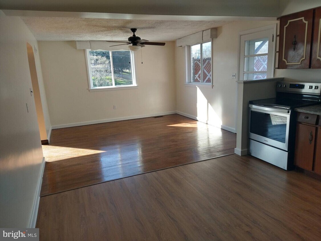 6491 Carlisle Rd, Dover, PA 17315 Townhome Rentals in Dover PA