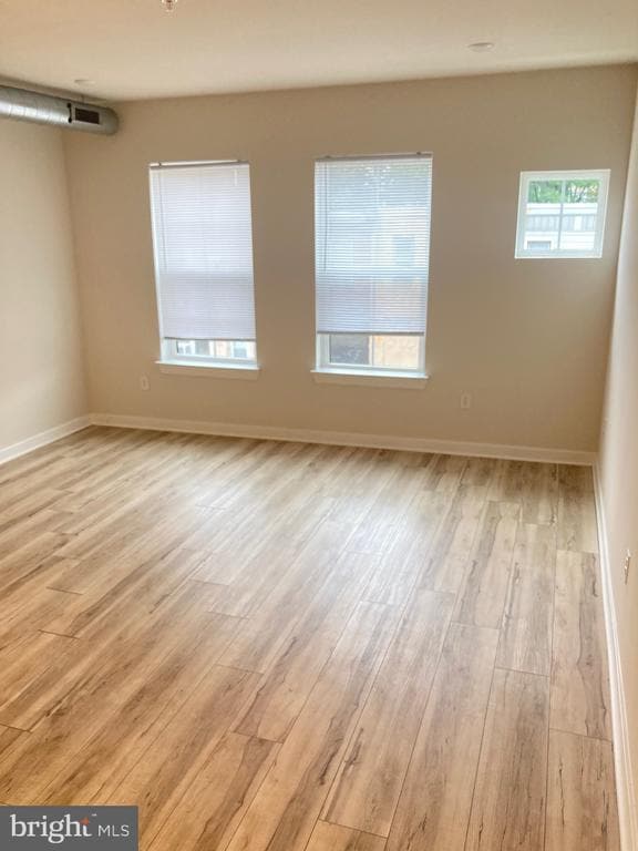 Foto del edificio - 2551 N Front St