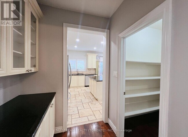 Building Photo - 49 Portelli Crescent