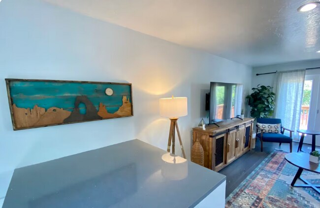 Foto del edificio - 642 Star Crest Dr W