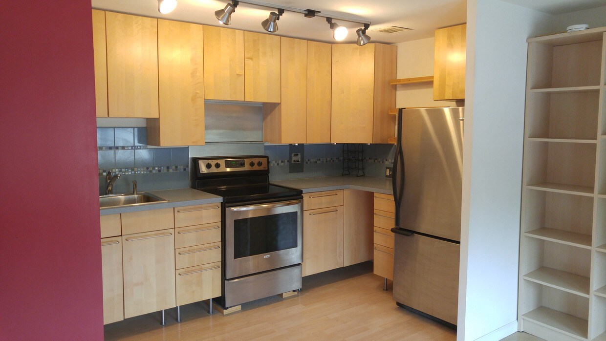 Foto principal - 843 W 11th Ave