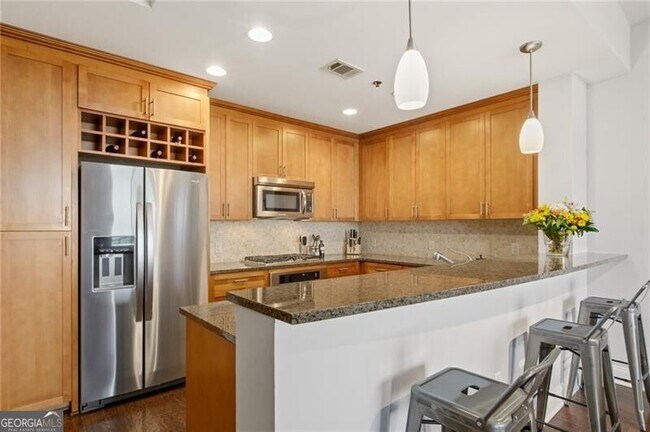 Building Photo - 270 17th St NW