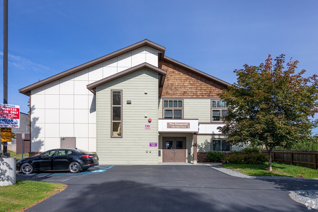 Foto principal - 1403 W 32nd Ave