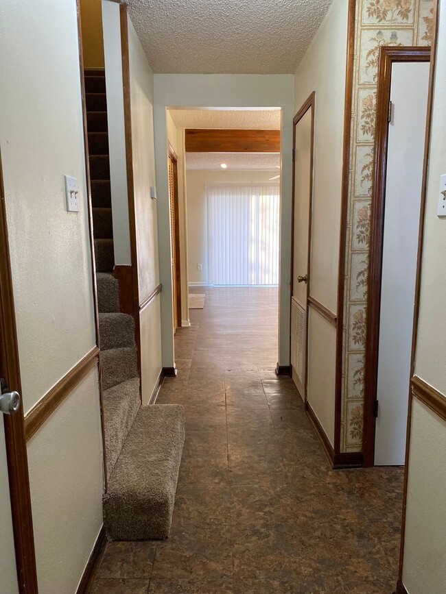Building Photo - 3218 Toulon Dr