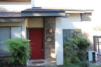 Building Photo - 821 Dublin Dr