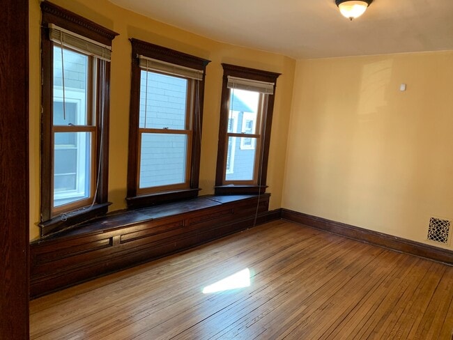 Foto del edificio - 75 Inwood Pl