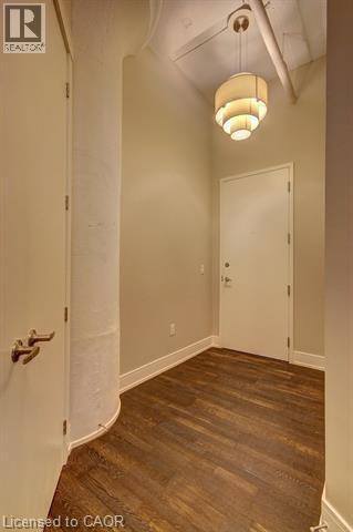 Building Photo - 112 Benton St