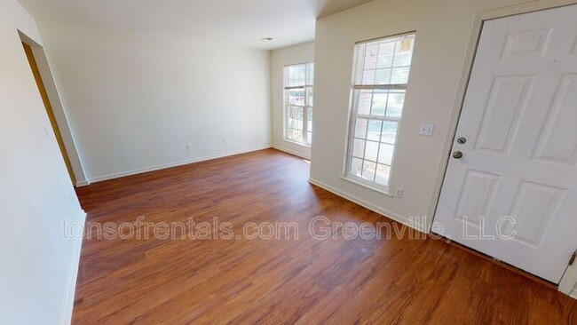 Building Photo - 801 E Georgia Rd