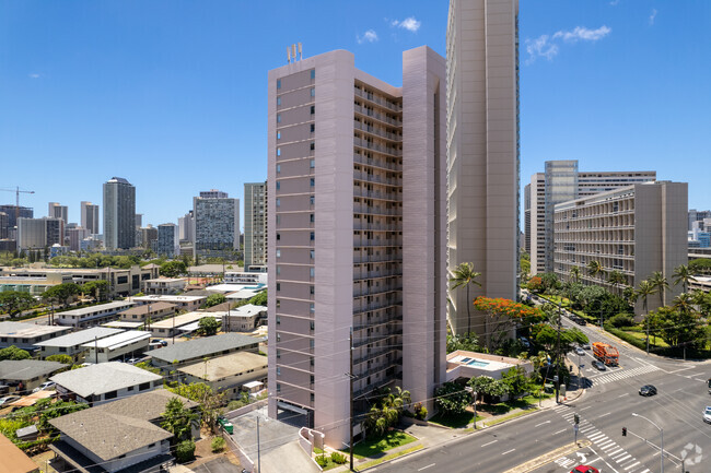 Building Photo - Kapiolani Gardens