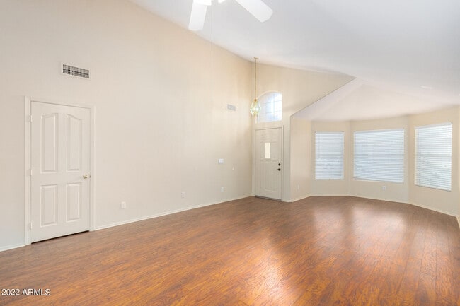 Foto del edificio - 12531 W Edgemont Ave