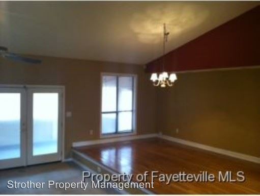 Foto del edificio - 5761 Waterwood Dr