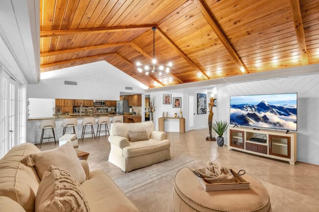 Building Photo - 1006 SE 6th St