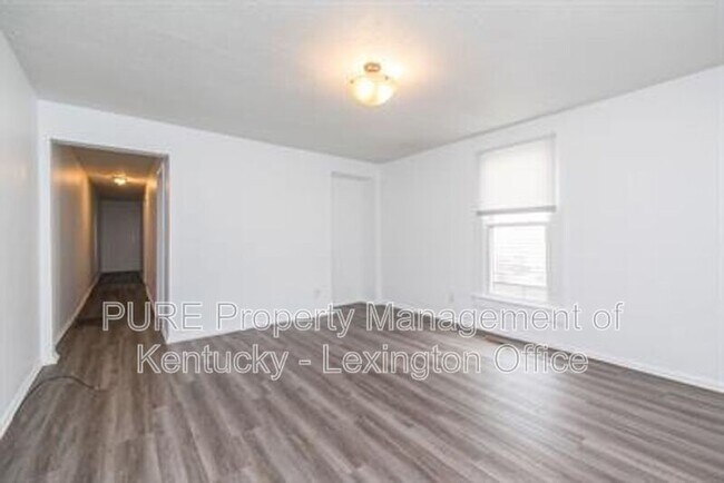 Building Photo - 357 Wallace Ave