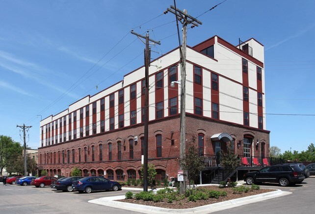 Apartment building - 1599 SE 8th St