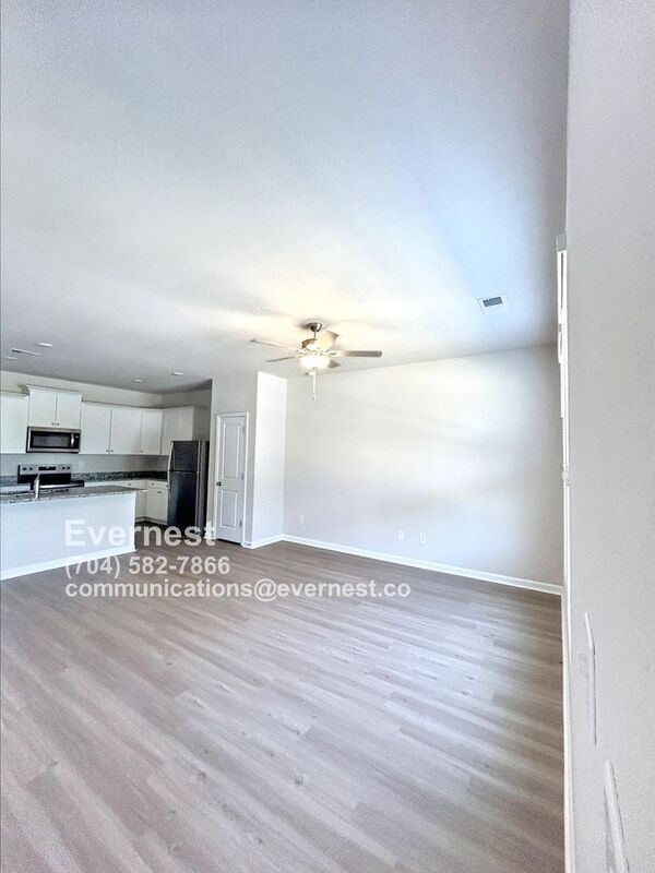 Foto del edificio - 2162 Willow Gln Dr