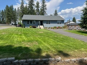 Building Photo - 931 E Farwell Rd