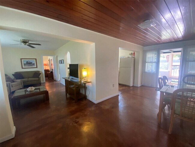 Foto del edificio - 229 44th Ave