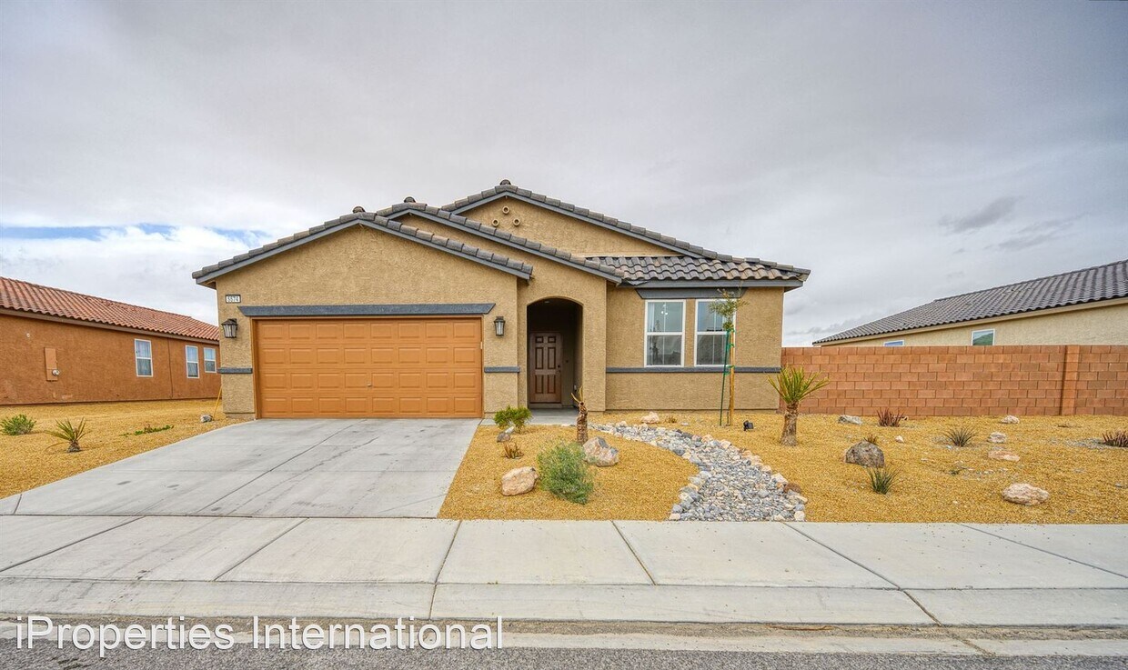 4 br, 3 bath House 5574 Chippewa St House for Rent in Pahrump, NV