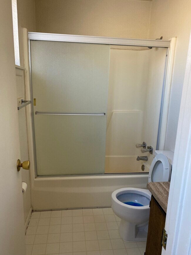 Foto del edificio - 1000 Walnut Dr