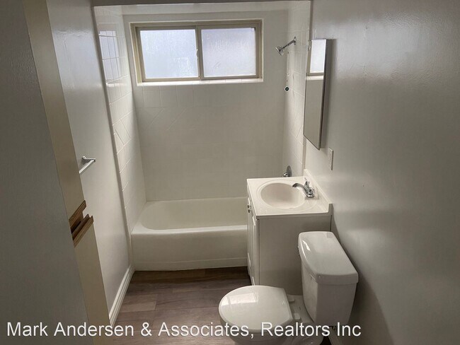 Building Photo - Studio, 1 bath Apartment - 832-838 N. Azus...