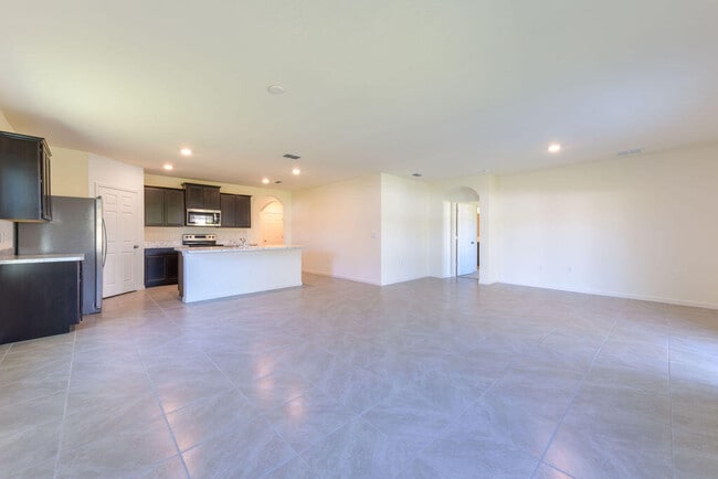 Building Photo - 1789 SW Alberca Ln