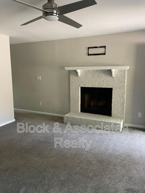 Building Photo - 2922 Glenridge Dr