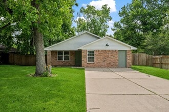 Building Photo - 157 Hillside Dr
