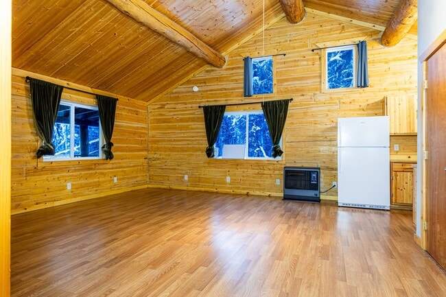 Foto del edificio - Secluded 2 Bed, 1 Bath Home in the hills!