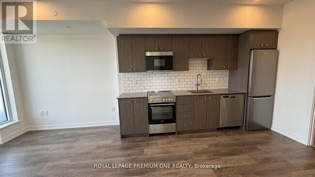 Photo du bâtiment - 15 Wellington St S