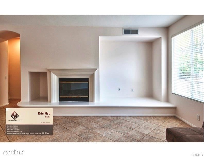 Primary Photo - 5 br, 3 bath House - 7241 E Skyline Dr