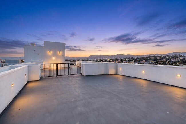 Foto del edificio - 326 Robinson St