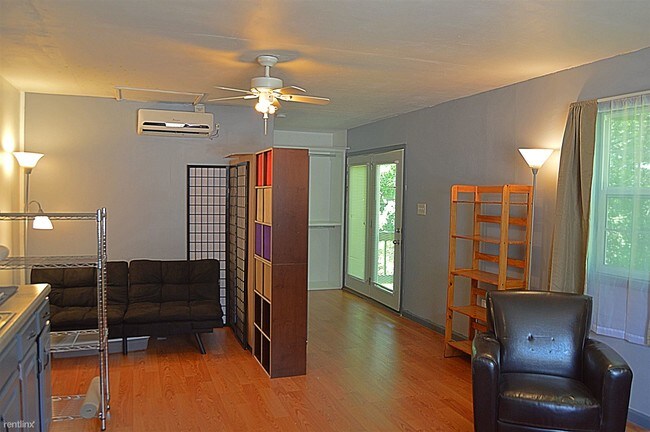 Building Photo - 1113 Walker St