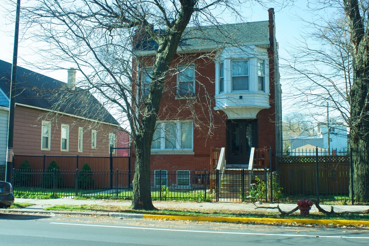 1926 N Kimball Ave Chicago, IL 60647 Alquileres en Chicago, IL