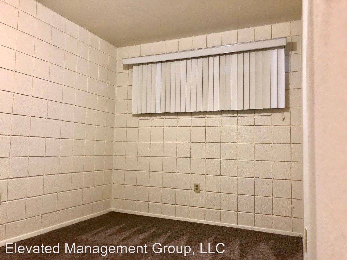 Primary Photo - 1200 Ortiz Dr SE
