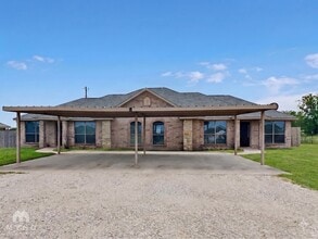 Building Photo - 100 Jolin Ln